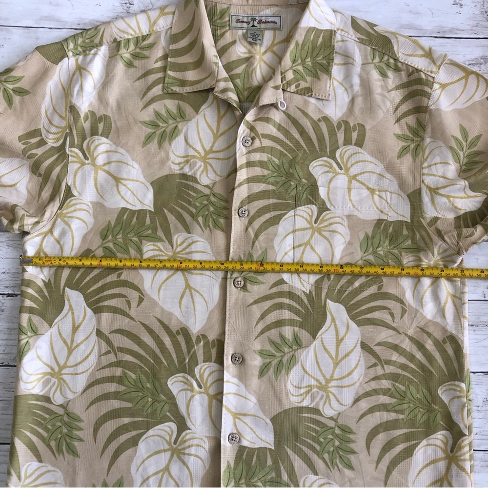 TOMMY BAHAMA 100% Silk Men’s Tropical Print Short Sleeve Casual Shirt Size S - Picture 8 of 9